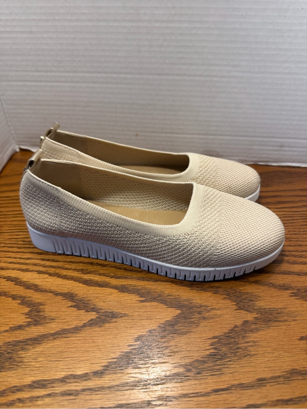 Taryn Rose Knit Slip-On Flats tan with gold accents lightweight comfortable - Picture 2 of 9